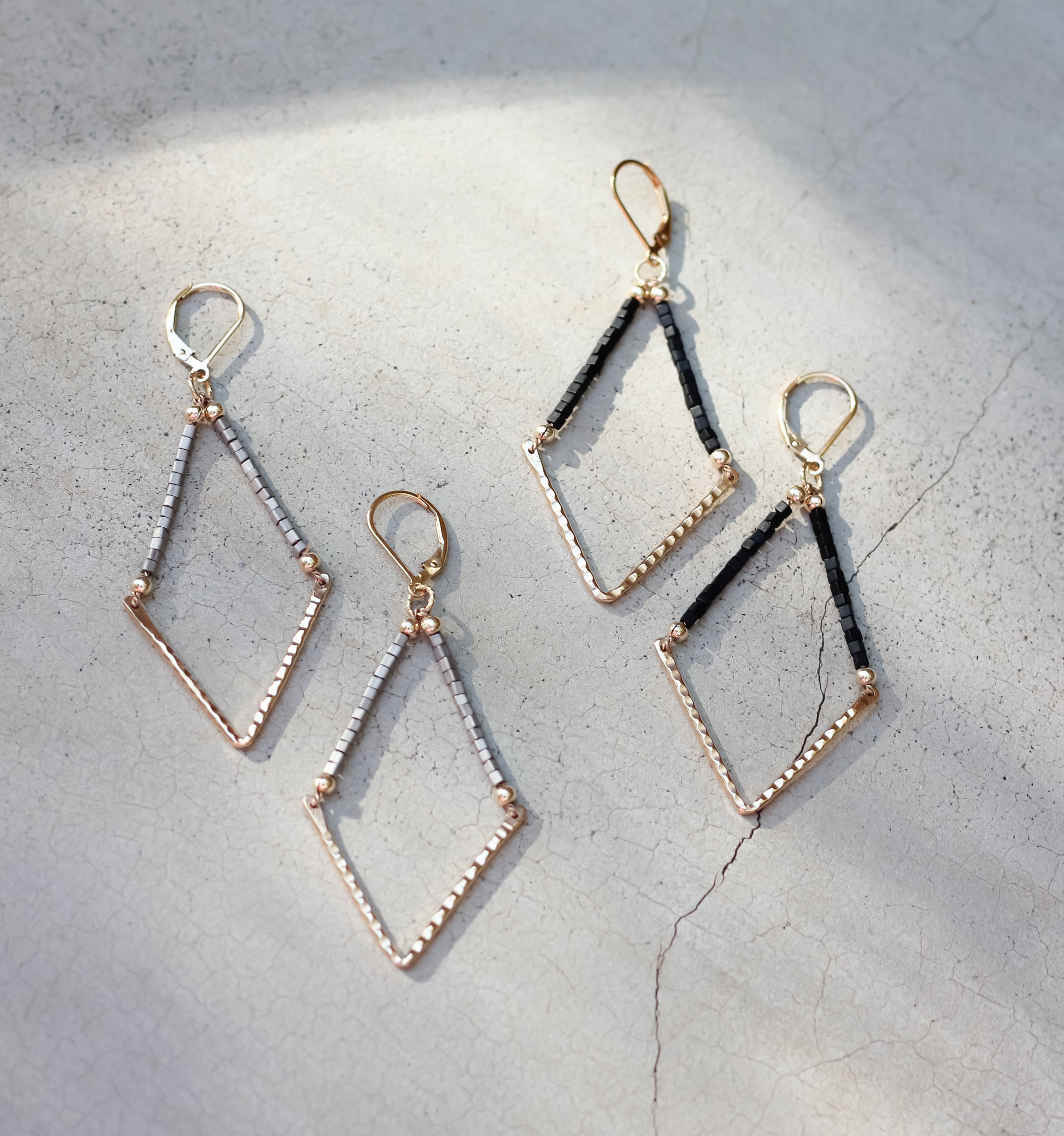 Beaded V Earrings (S)