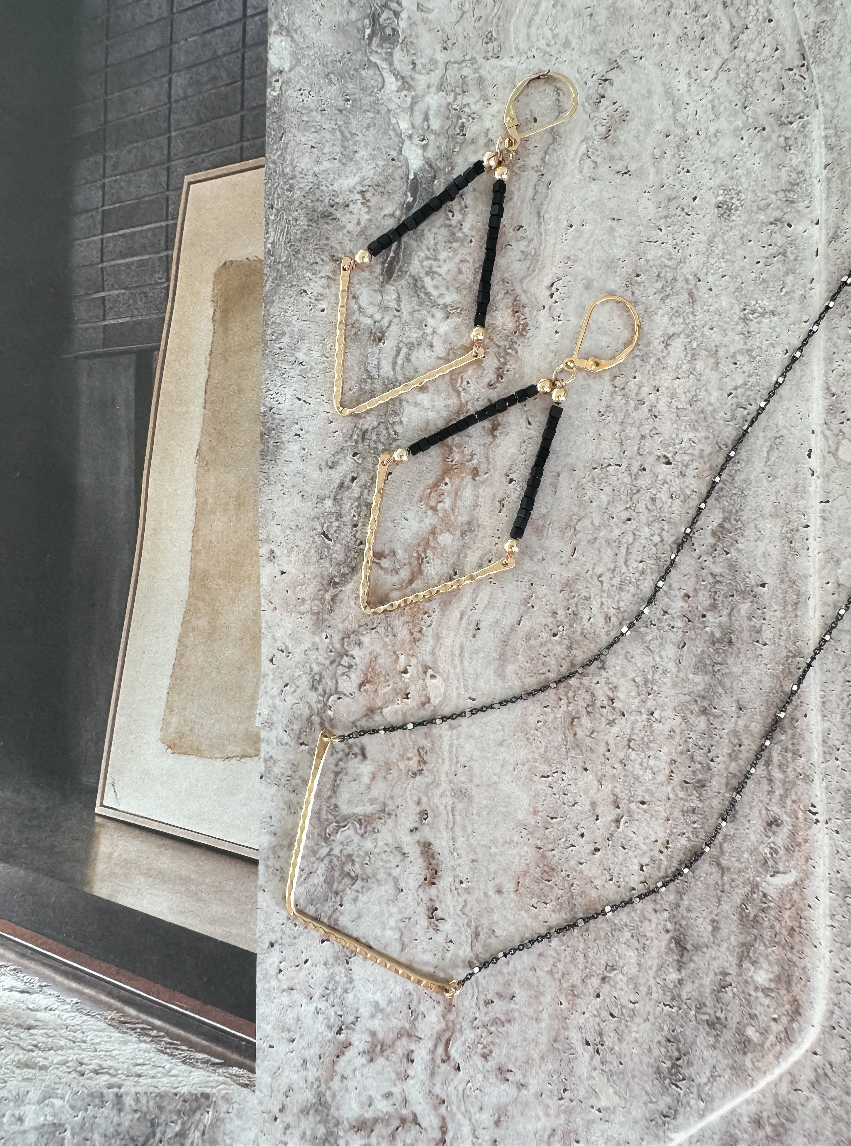 Beaded V Earrings (S)